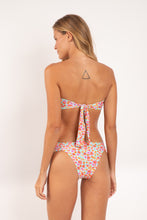 Load image into Gallery viewer, Model Back: Rio De Sol Top Top Ditsy-Sky Mavi