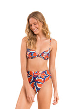 Load image into Gallery viewer, Image 04: Rio De Sol Set Set Leaves Bandeau-Joy Hotpants