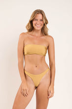 Load image into Gallery viewer, Model Front: Rio De Sol Top Top Fluity-Dourado Bandeau-Reto