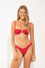 Load image into Gallery viewer, Model Front: Wednesday In Hawaii By Rio De Sol Top Top Hibiscus Shell