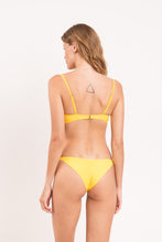 Load image into Gallery viewer, Model Back: Rio De Sol Set Set Amarelo Bandeau-Crispy Cheeky-Crispy