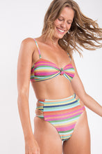 Load image into Gallery viewer, Image 06: Rio De Sol Set Set Supercolor Bandeau-Joy Highwaist-Spin