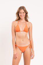 Load image into Gallery viewer, Model Front: Rio De Sol Top Top Dende Tri-Inv