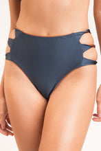 Load image into Gallery viewer, Image 13: Rio De Sol Bottom Bottom Nocciola High-Waist-Spin
