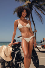 Load image into Gallery viewer, Image 11: Rio De Sol Bottom Bottom Brisa-Offwhite Lacinho
