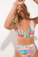 Load image into Gallery viewer, Image 04: Rio De Sol Top Top River Halter-Cos
