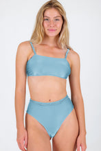 Load image into Gallery viewer, Gallery: Rio De Sol Set Set Mirante Bandeau-Reto Hotpants
