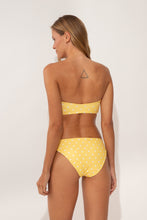 Load image into Gallery viewer, Model Back: Wednesday In Hawaii By Rio De Sol Top Top Kiko-Lilikoi Lani
