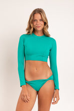 Load image into Gallery viewer, Model Front: Wednesday In Hawaii By Rio De Sol Top Top Valley Reef

