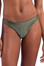 Load image into Gallery viewer, Gallery: Rio De Sol Bottom Bottom Croco Essential
