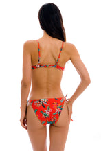 Load image into Gallery viewer, Model Back: Rio De Sol Set Set Wildflowers Balconet-Pushup Ibiza-Comfy
